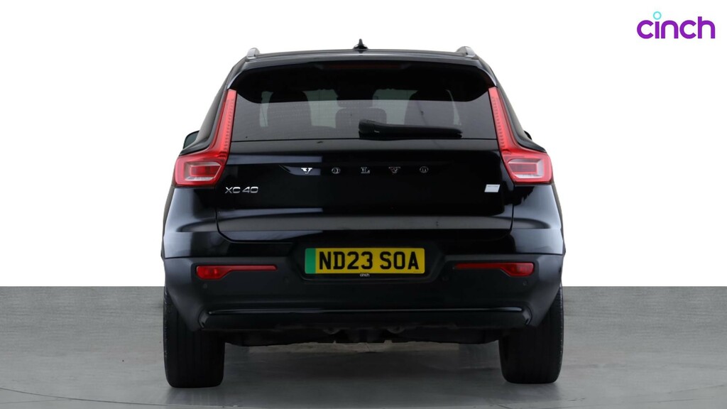 Volvo XC40 Ultimate Red #4