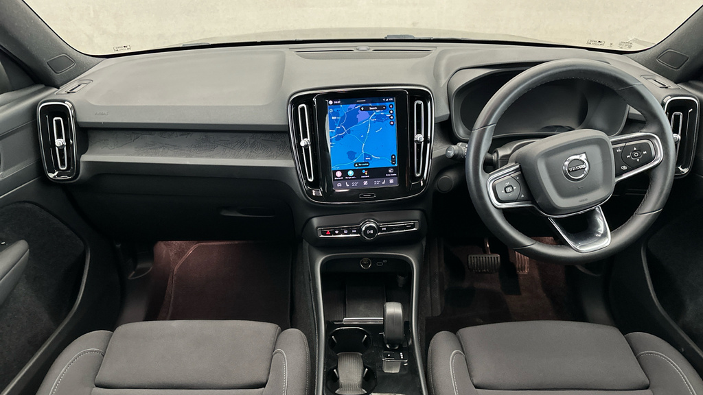 Volvo XC40 Ultimate Red #15
