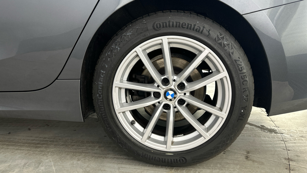 BMW 3 Series 318D Se Black #31