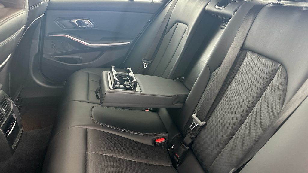 BMW 3 Series 318D Se Black #27