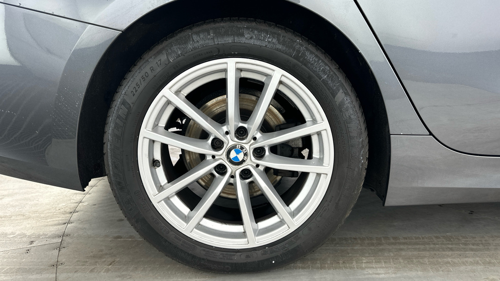 BMW 3 Series 318D Se Black #32