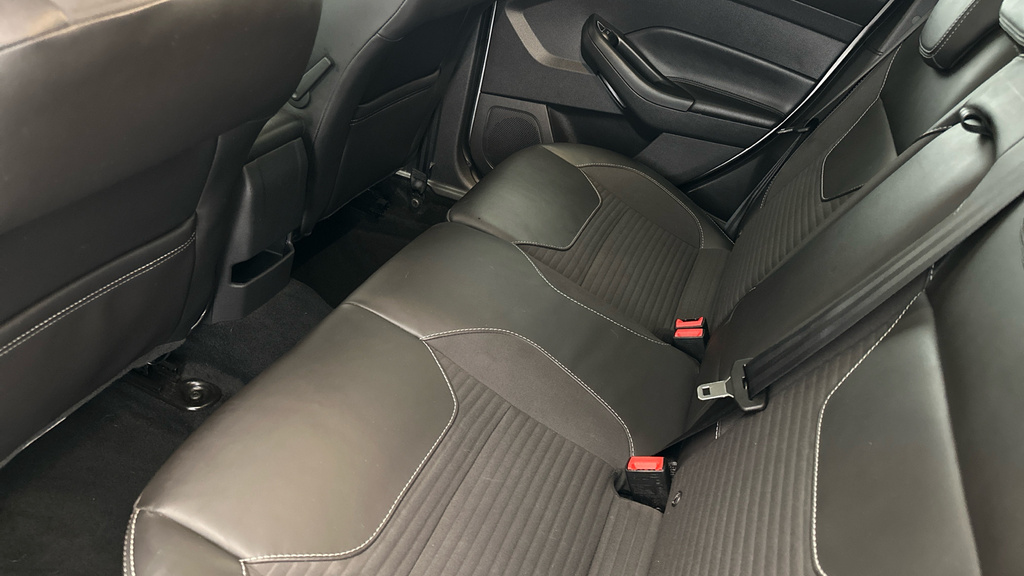 Ford Focus Black #19