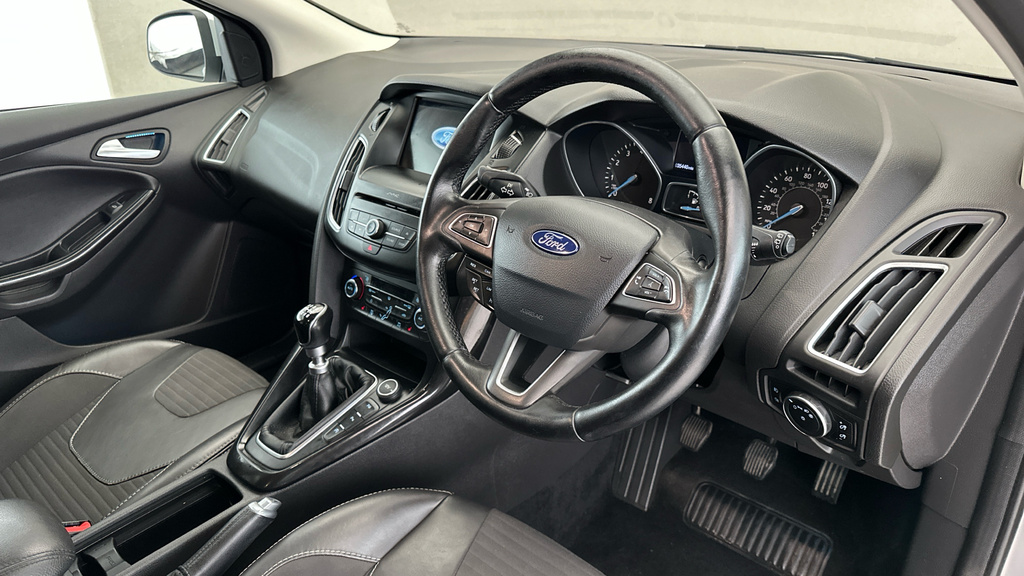 Ford Focus Black #11