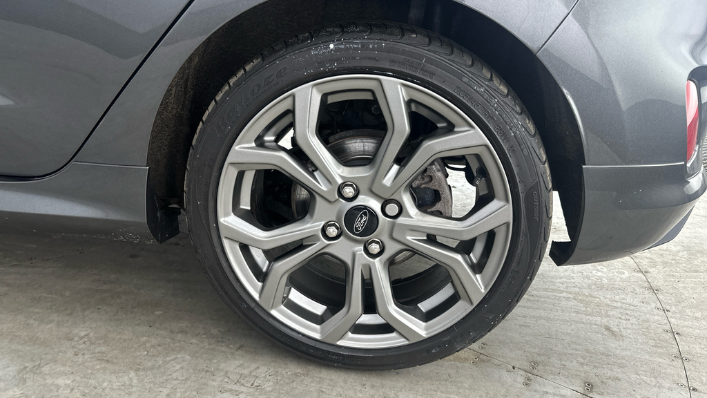 Ford Fiesta Active 1 White #25