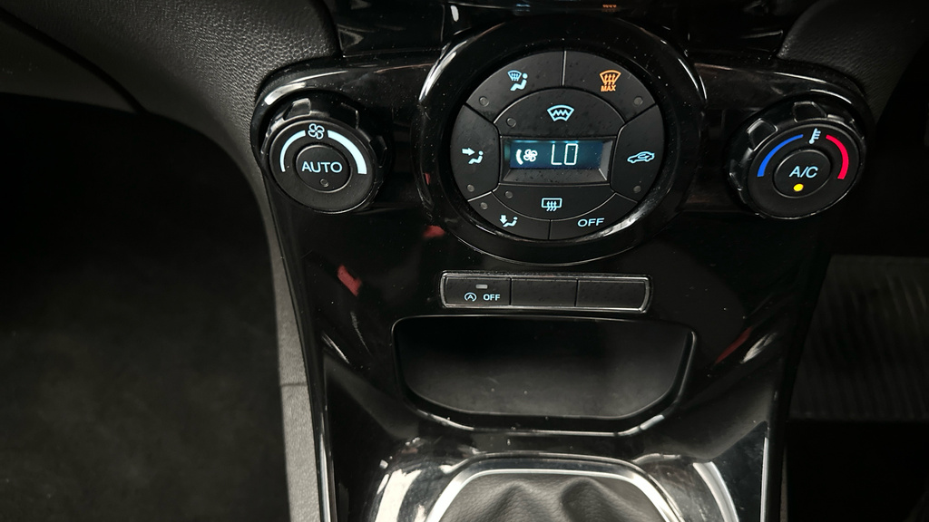 Ford Fiesta 1.6 Titanium Navigation Powershift Black #13