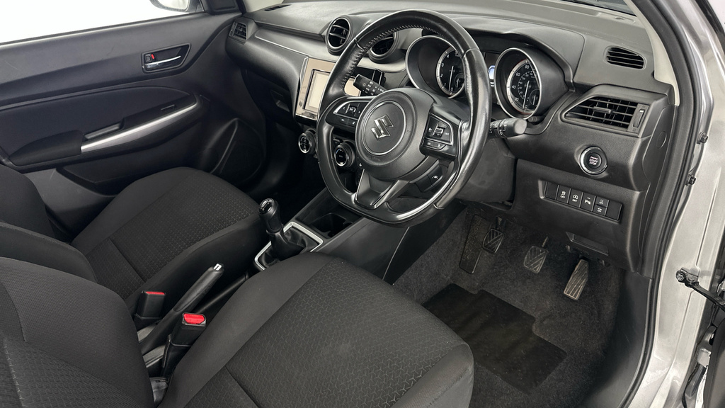 Suzuki Swift Hatchback Red #9