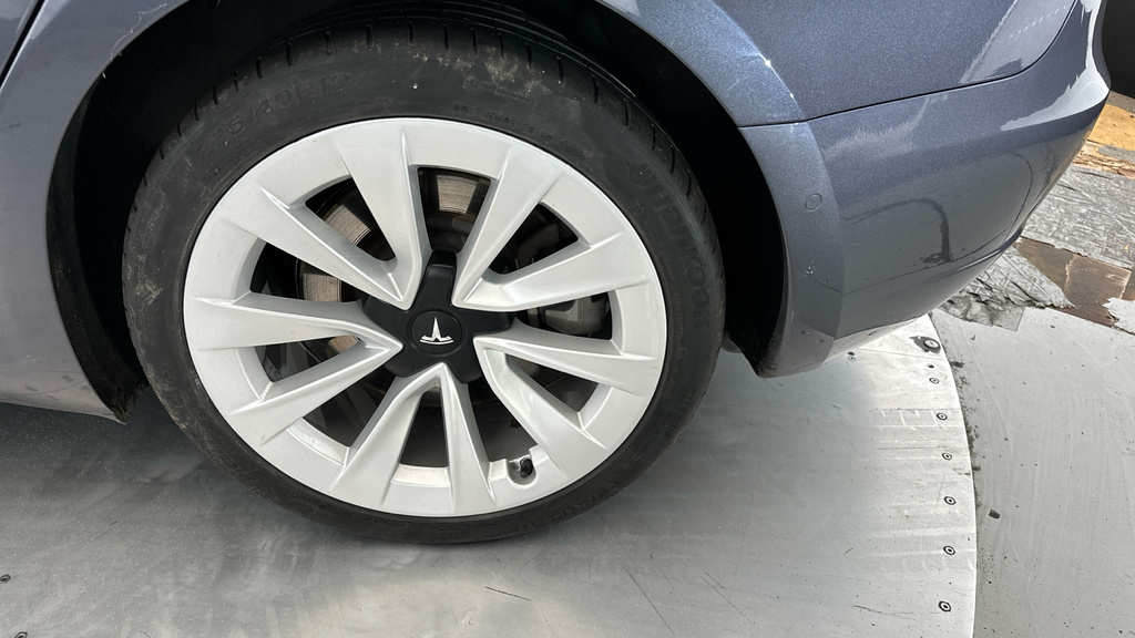 Tesla Model 3 Model 3 Standard-range White #24