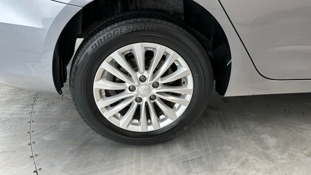 MG MG5 Mg 5 Excite Ev Silver #25