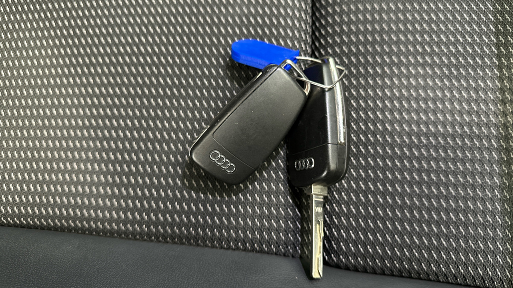 Audi Q3 Technik Blue #28