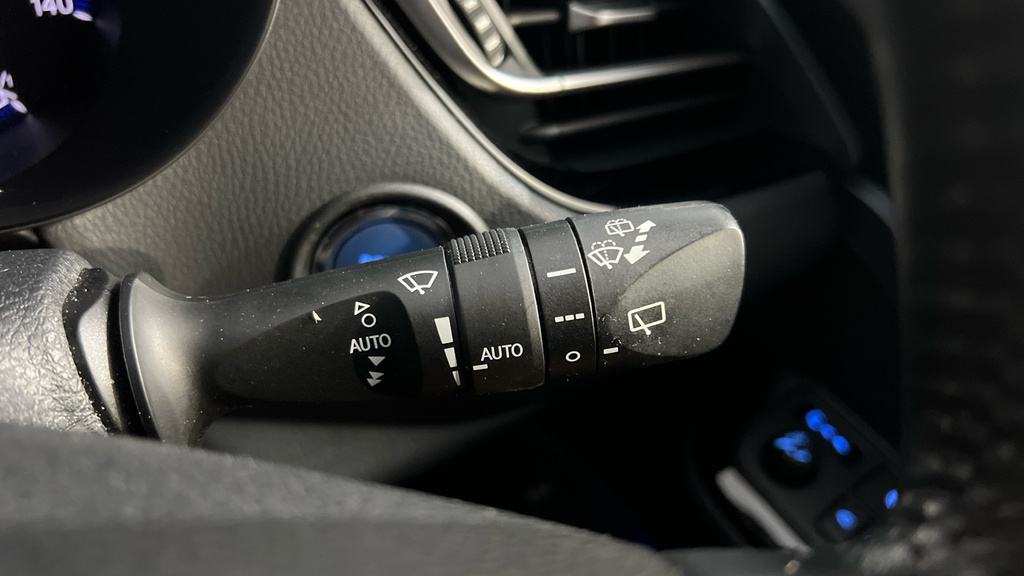 Toyota C-Hr Dynamic Silver #25