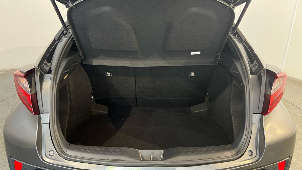 Toyota C-Hr Dynamic Silver #15