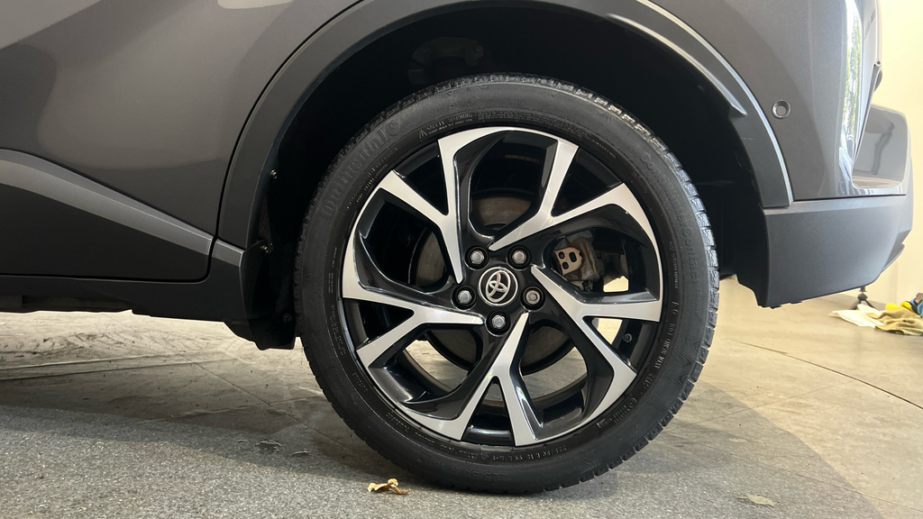 Toyota C-Hr Dynamic Silver #19