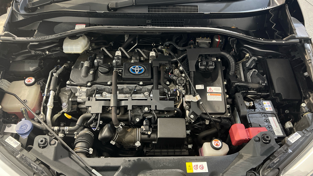 Toyota C-Hr Dynamic Silver #16