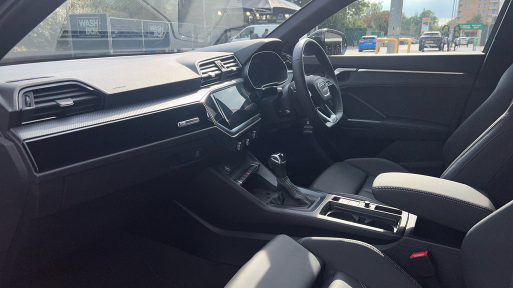 Audi Q3 S Line Black #10
