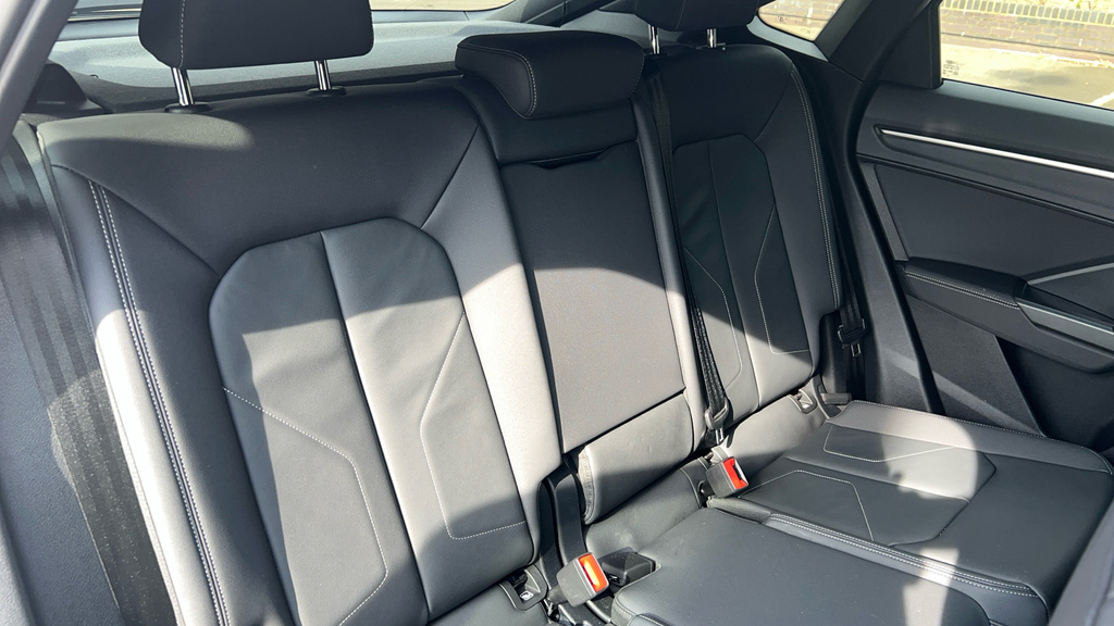 Audi Q3 S Line Black #14
