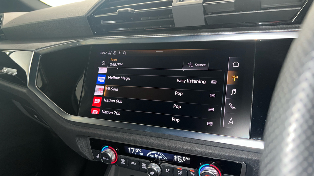 Audi Q3 S Line Black #42