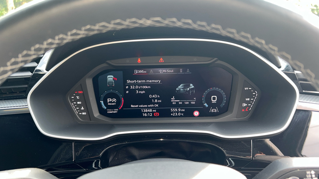 Audi Q3 S Line Black #13