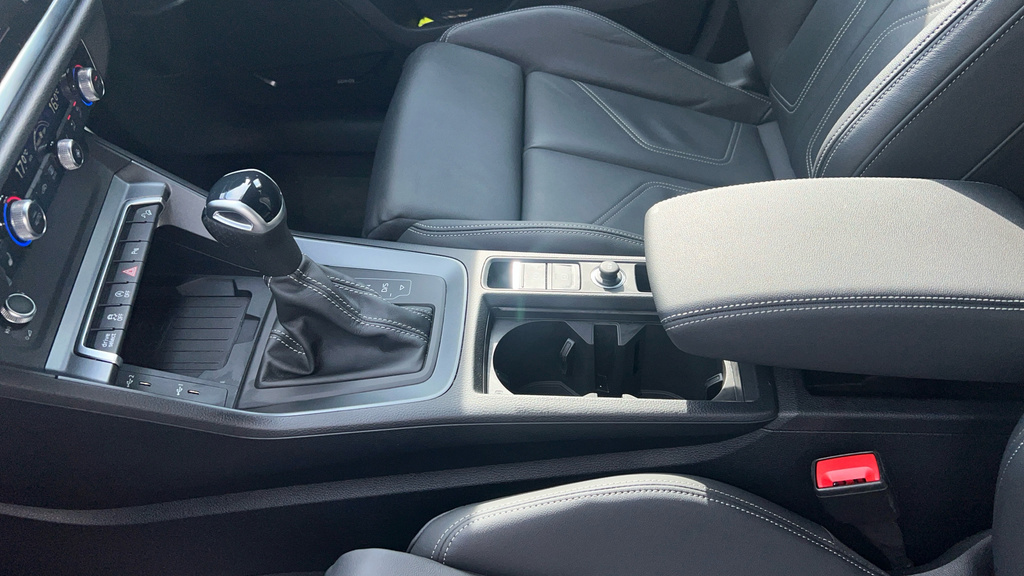Audi Q3 S Line Black #25