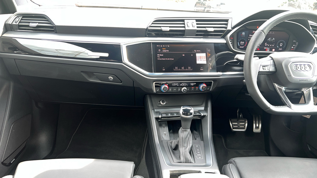 Audi Q3 S Line Black #12