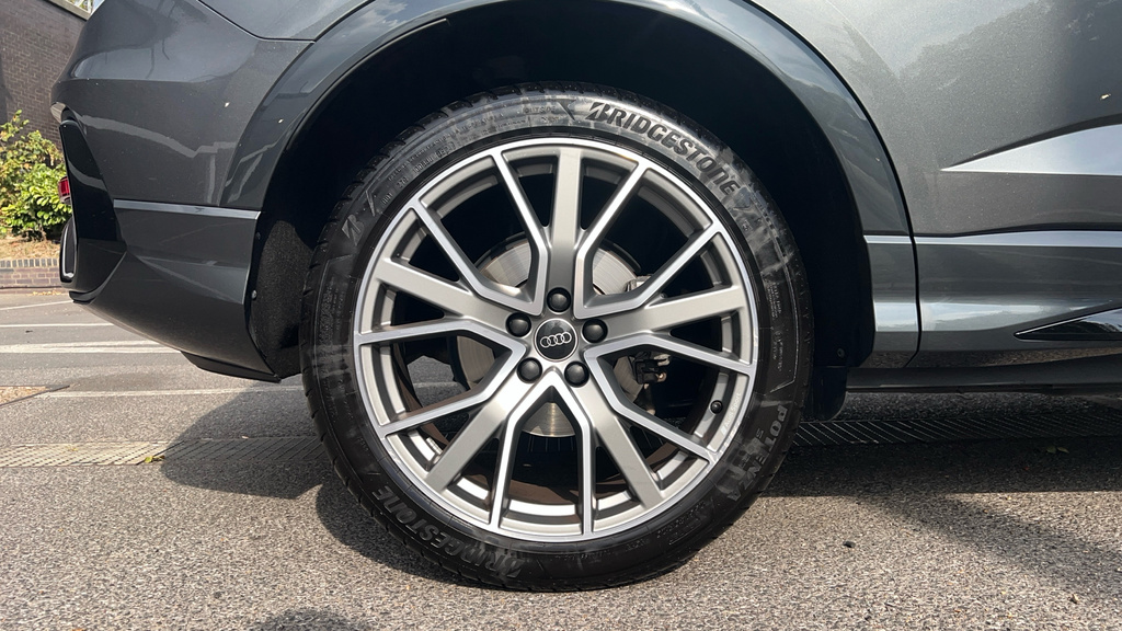 Audi Q3 S Line Black #17