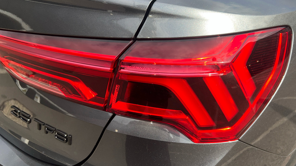 Audi Q3 S Line Black #37