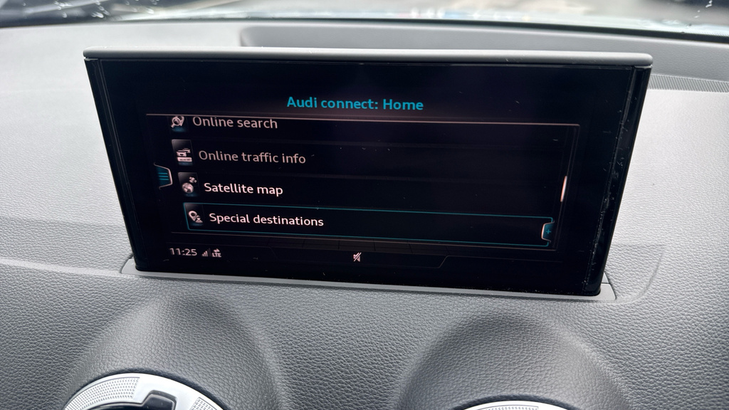 Audi Q2 S Line Blue #30