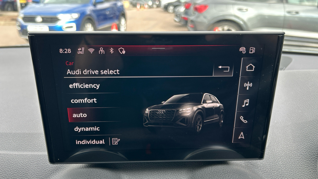 Audi Q2 Black Edition Black #45
