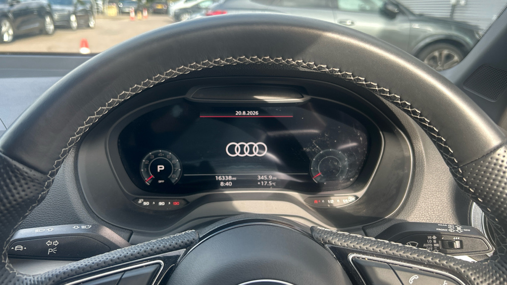 Audi Q2 Black Edition Black #13