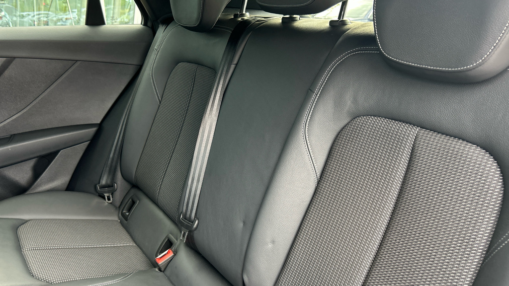 Audi Q2 Black Edition Black #14