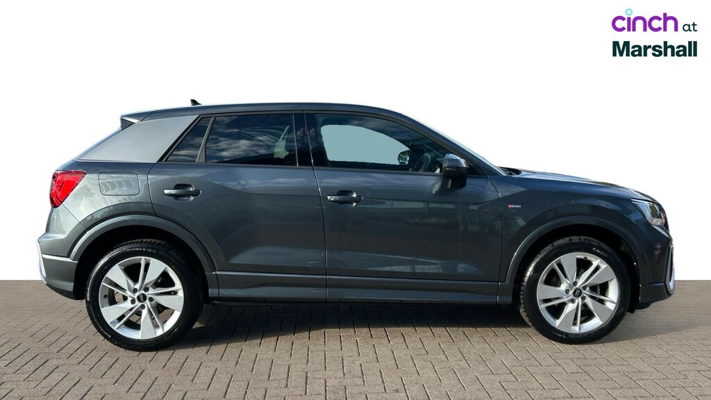 Audi Q2 Black Edition Black #2