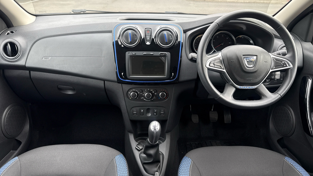 Dacia Sandero Stepway Essential White #12