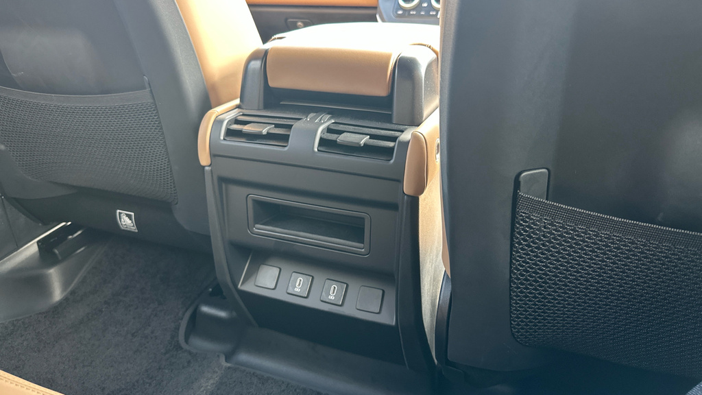Land Rover Defender Octa  #29