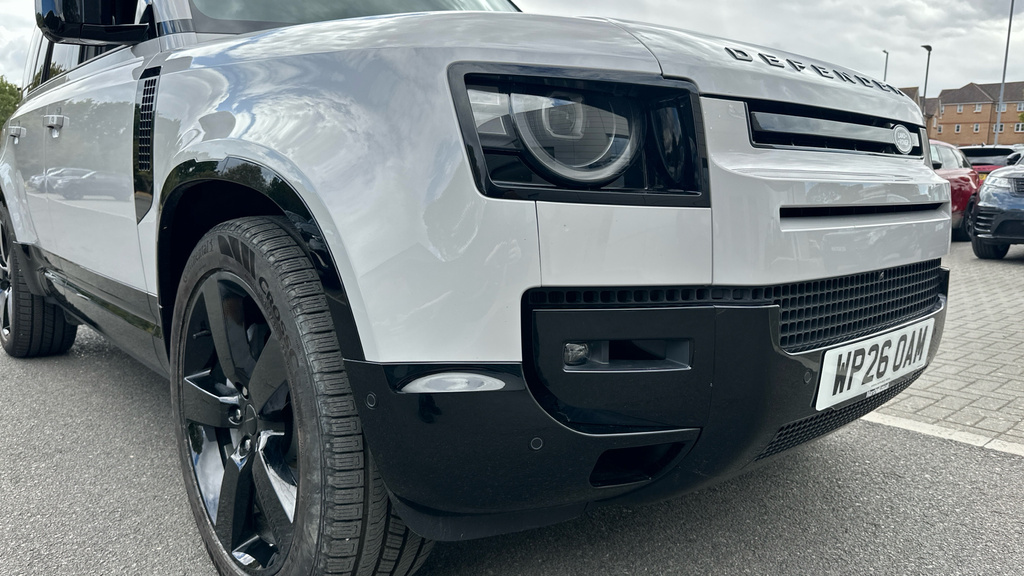 Land Rover Defender Octa  #39
