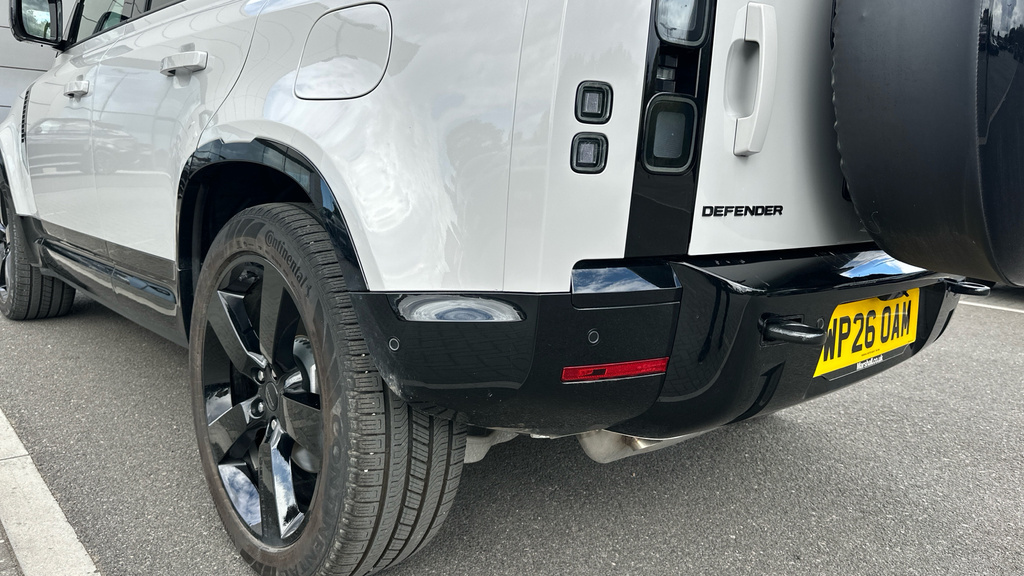 Land Rover Defender Octa  #35