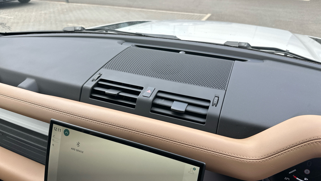 Land Rover Defender Octa  #70