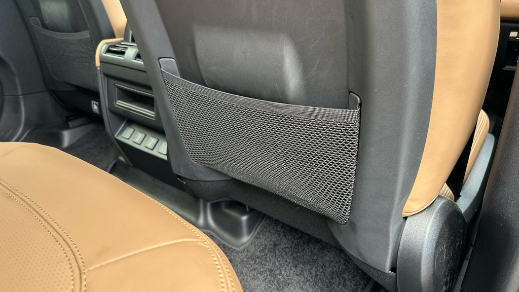 Land Rover Defender Octa  #48