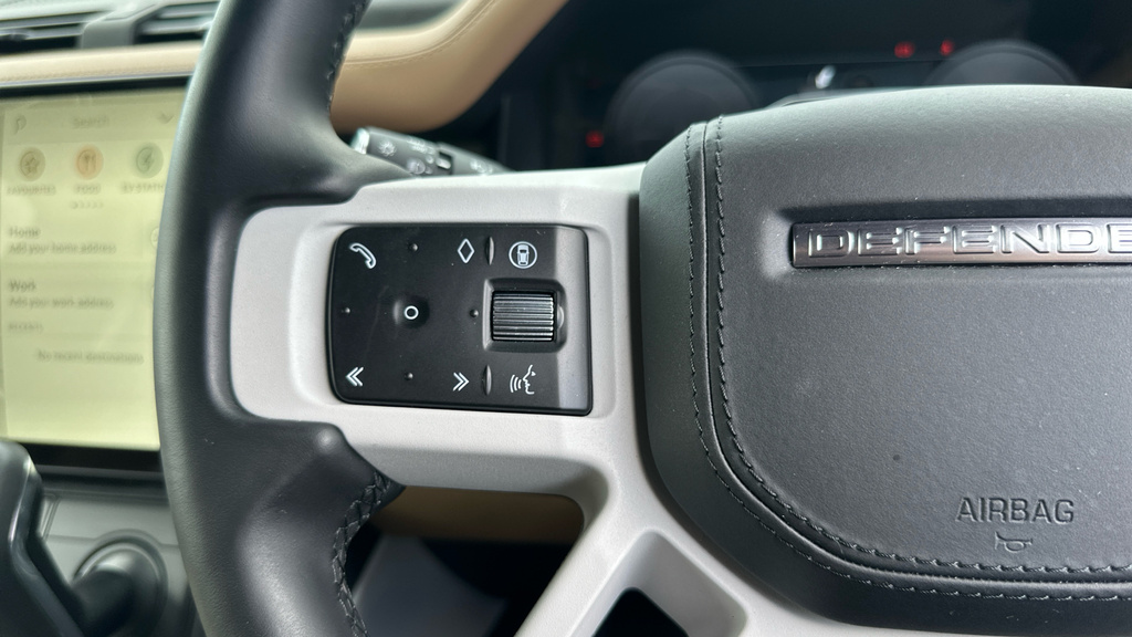 Land Rover Defender Octa  #54