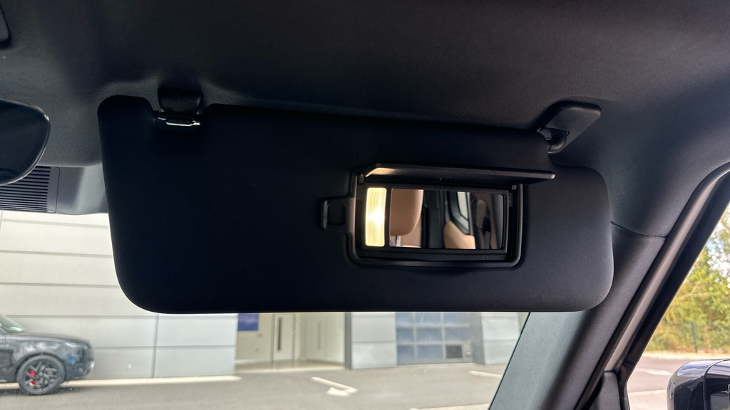 Land Rover Defender Octa  #76