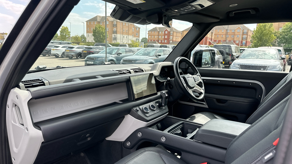 Land Rover Defender Ariya Evolve Green #10