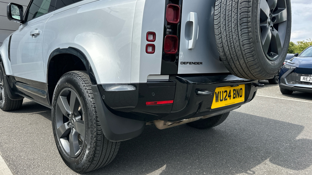Land Rover Defender Ariya Evolve Green #36