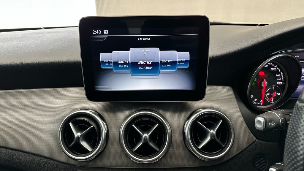 Mercedes-Benz GLA Class Gla 220 Amg Line Premium D 4Matic Grey #16