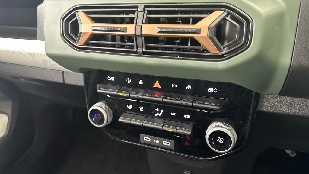 Dacia Spring Cargo Extreme White #17