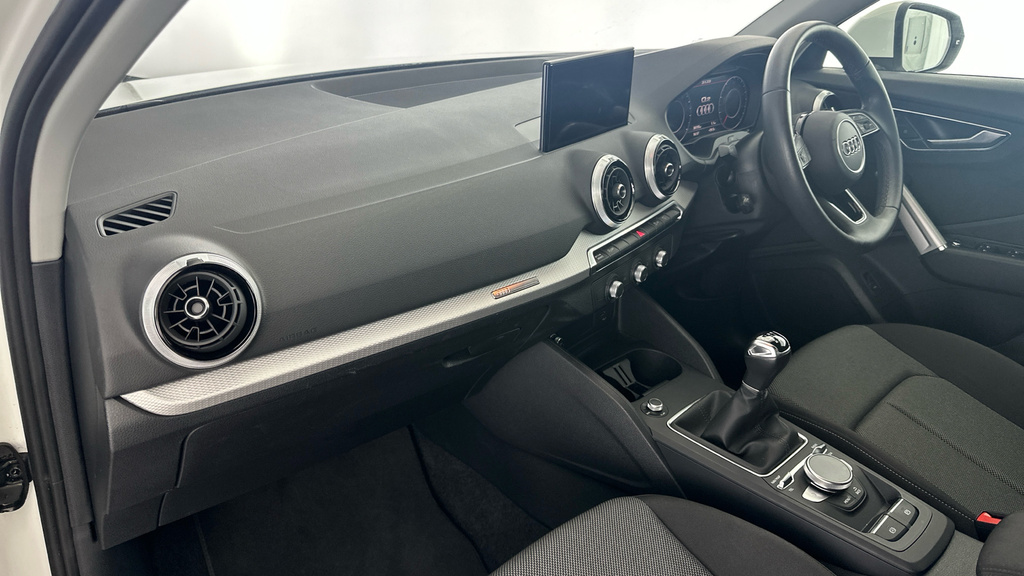 Audi Q2 S Line White #10
