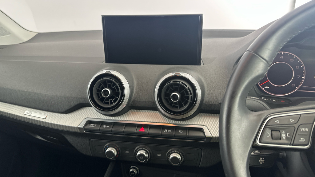 Audi Q2 S Line White #18