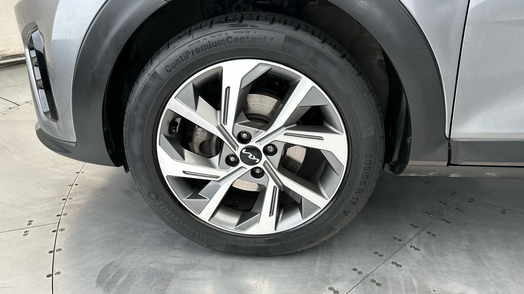 Kia Stonic Shadow Blue #24