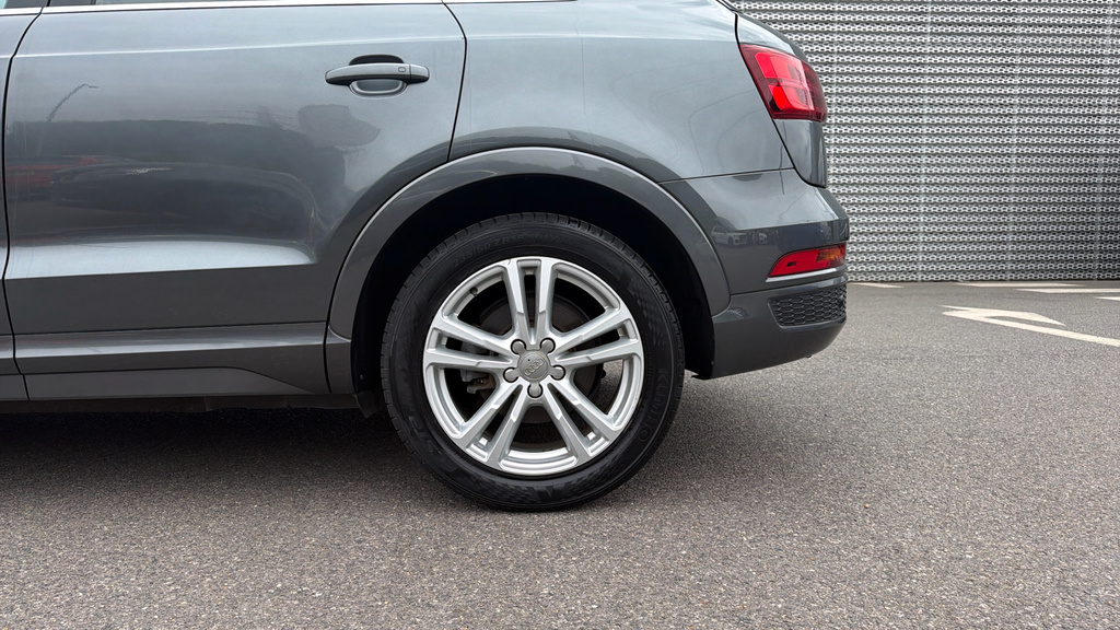 Audi Q3  Silver #22