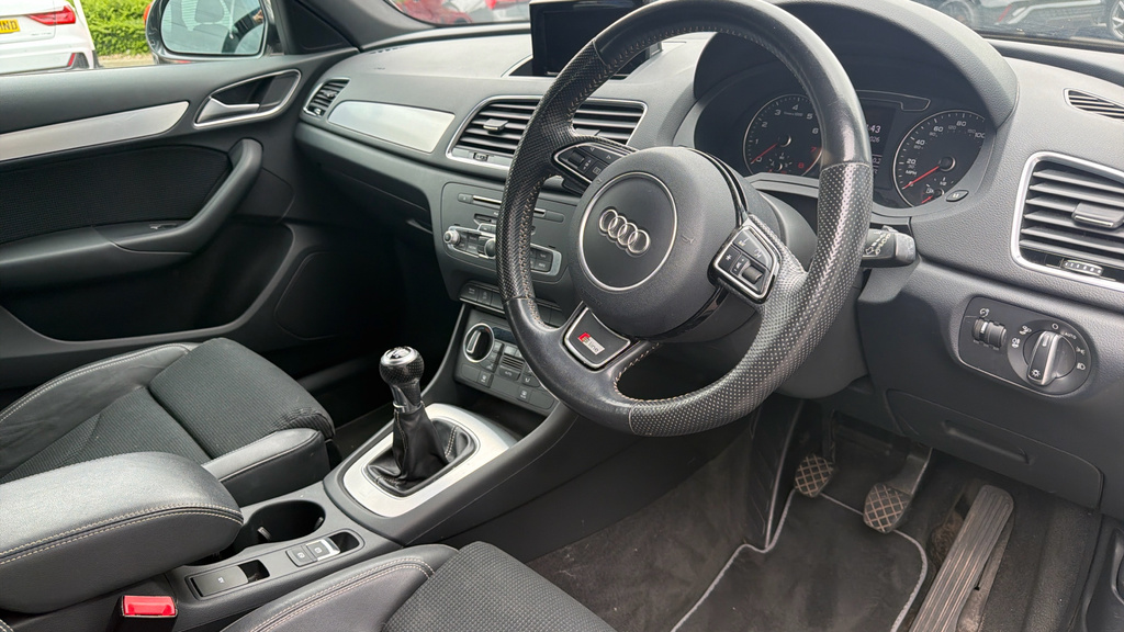 Audi Q3  Silver #9
