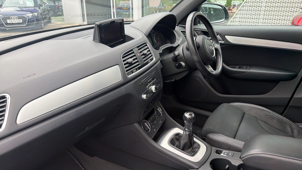 Audi Q3  Silver #10