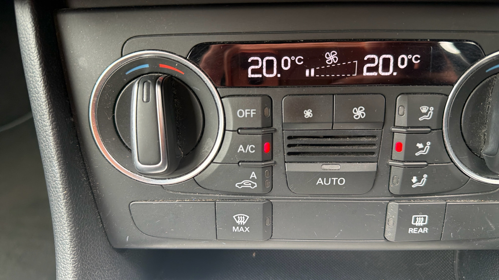 Audi Q3  Silver #12
