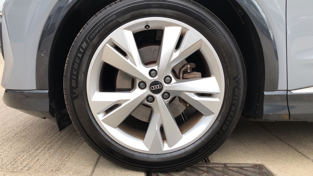Audi Q4 E Tron Suv Black #32